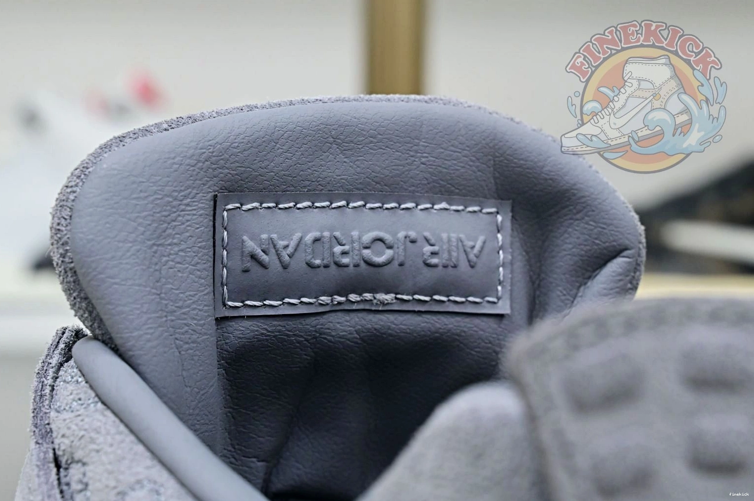 Air kaws Jordan 4 Jordan retro 0103